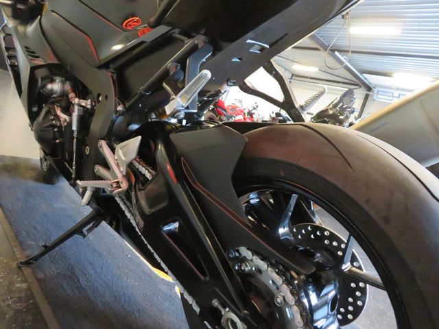 honda - cbr-1000-rr-r-fireblade-sp
