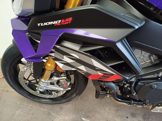 aprilia - tuono--v4-1100-factory