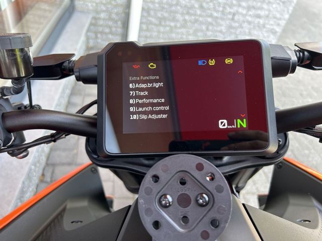 ktm - 1390-super-duke-r-evo