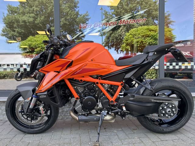 ktm - 1390-super-duke-r-evo