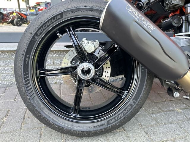 ktm - 1390-super-duke-r-evo