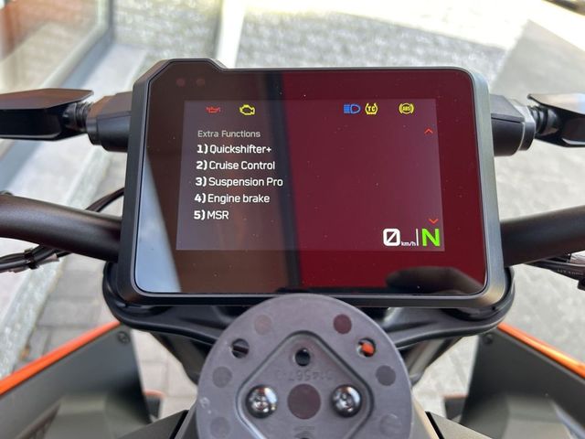 ktm - 1390-super-duke-r-evo