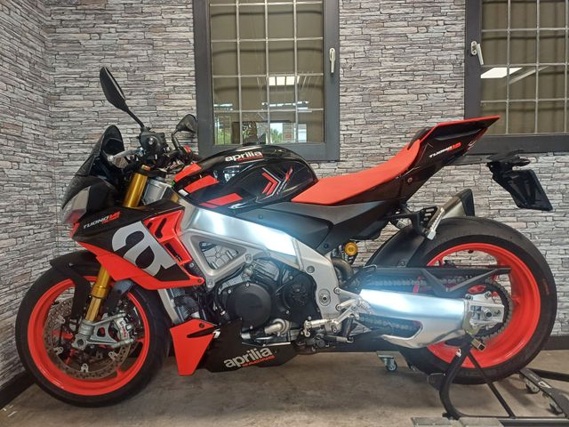 aprilia - tuono--v4-1100-factory