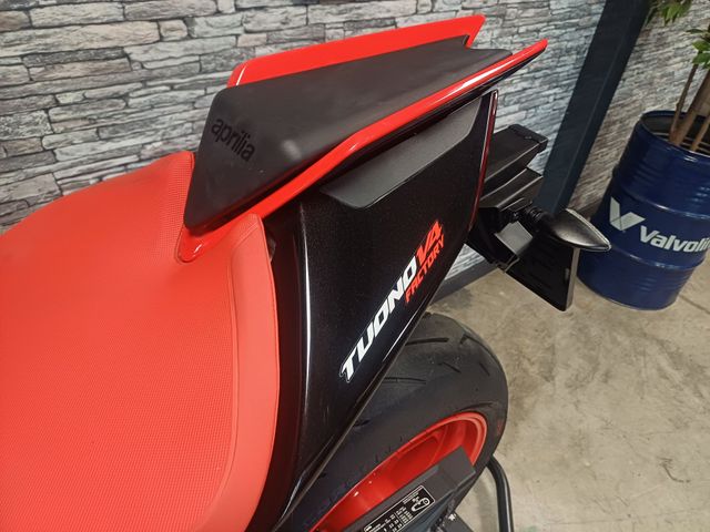 aprilia - tuono--v4-1100-factory