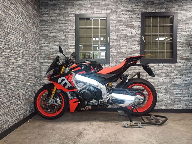 aprilia - tuono--v4-1100-factory