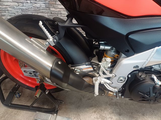 aprilia - tuono--v4-1100-factory