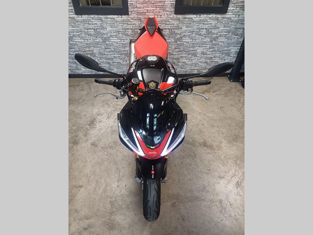 aprilia - tuono--v4-1100-factory