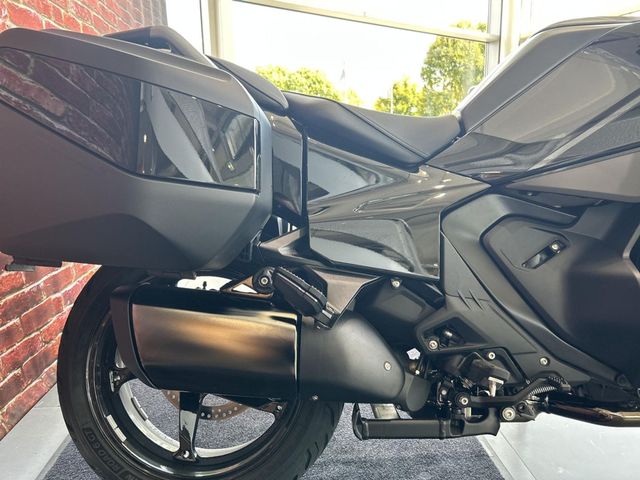 bmw - r-1300-rt