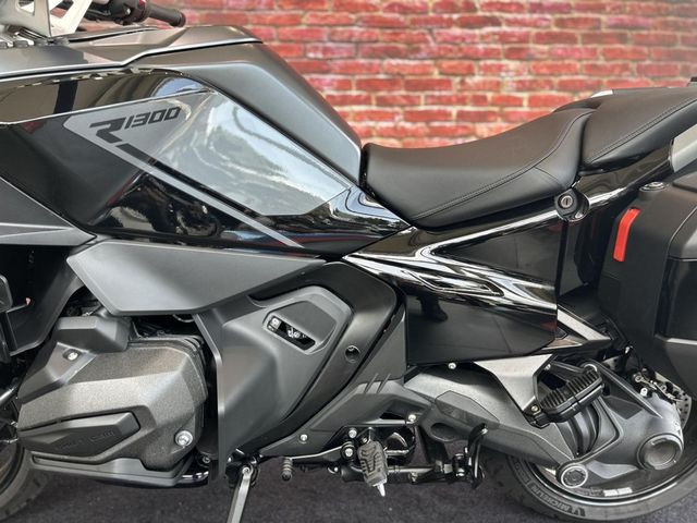 bmw - r-1300-rt
