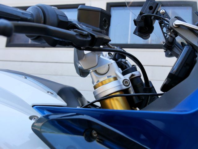 bmw - r-1200-rs