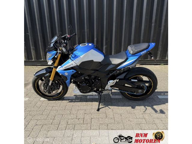 suzuki - gsr-750-a-street-extreme