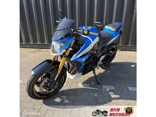 suzuki - gsr-750-a-street-extreme