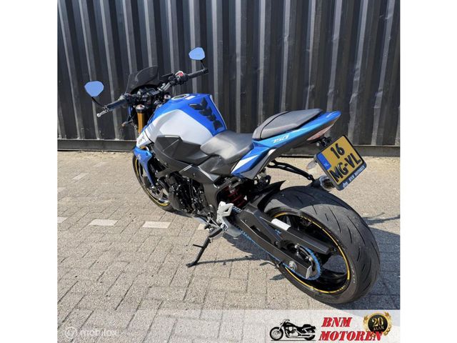 suzuki - gsr-750-a-street-extreme