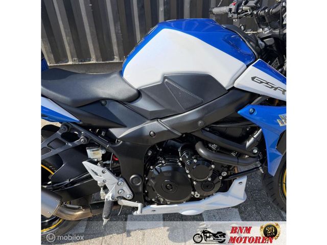 suzuki - gsr-750-a-street-extreme