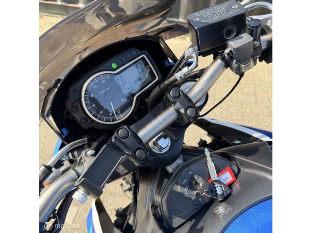 suzuki - gsr-750-a-street-extreme