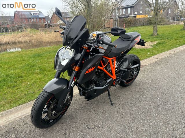 ktm - 1290-super-duke-r