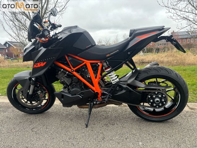 ktm - 1290-super-duke-r