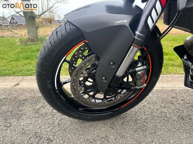 ktm - 1290-super-duke-r