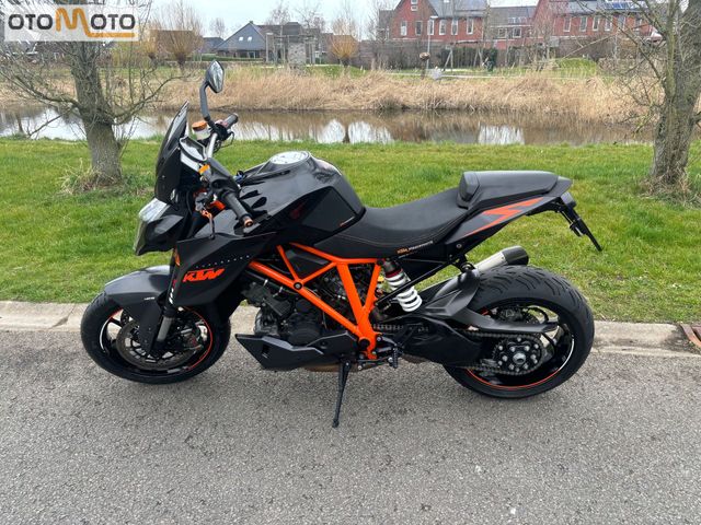 ktm - 1290-super-duke-r