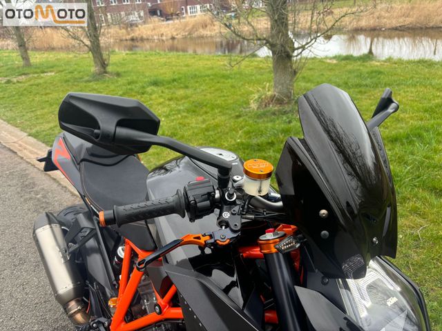 ktm - 1290-super-duke-r