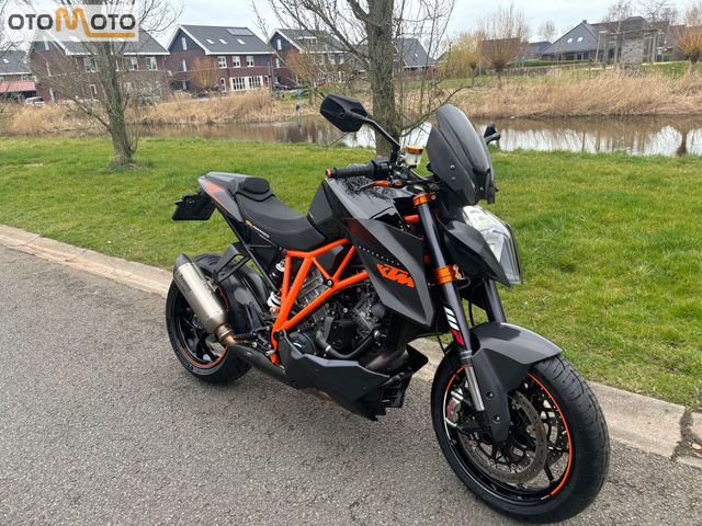 ktm - 1290-super-duke-r