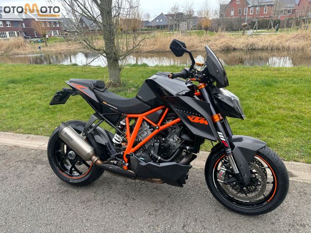 ktm - 1290-super-duke-r