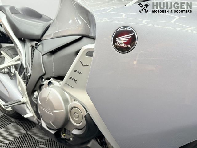 honda - vfr-1200-f