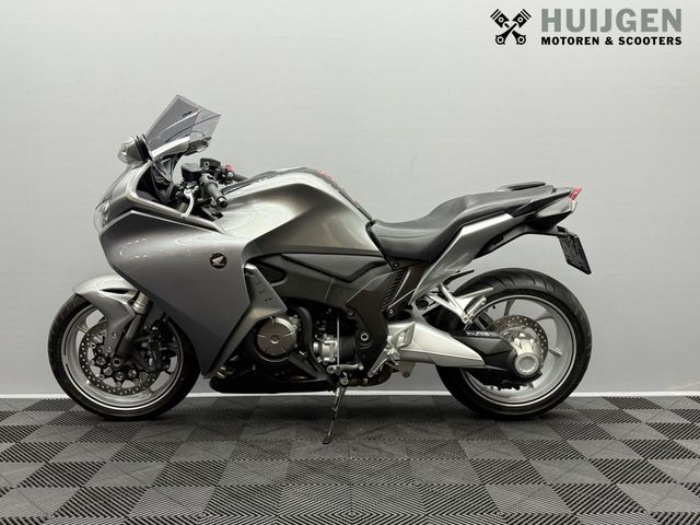 honda - vfr-1200-f