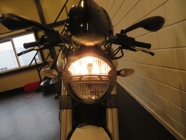 ducati - monster-696