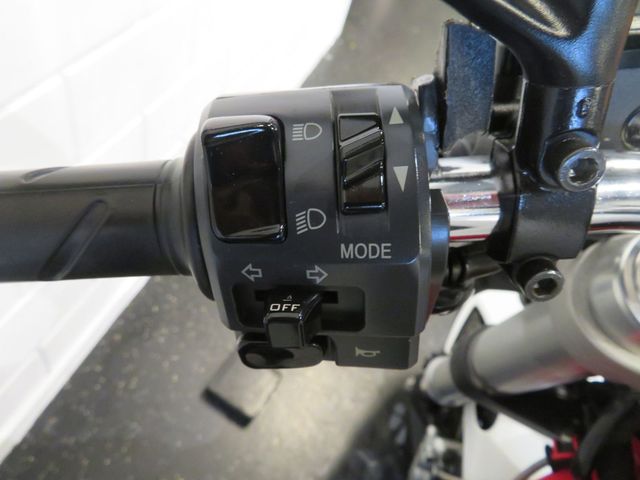 ducati - monster-696