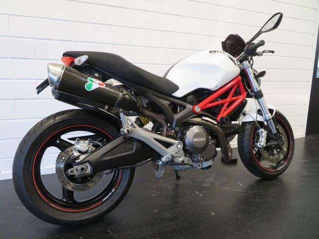 ducati - monster-696