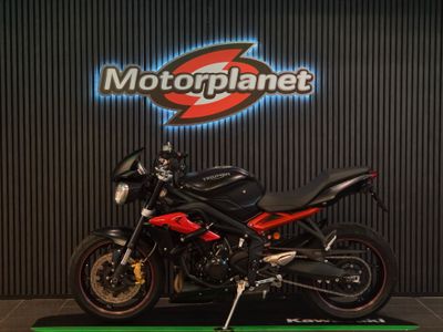 TRIUMPH STREET TRIPLE 675 – foto 2