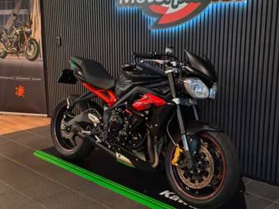 TRIUMPH STREET TRIPLE 675 – foto 3
