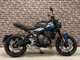 TRIUMPH TRIDENT 900