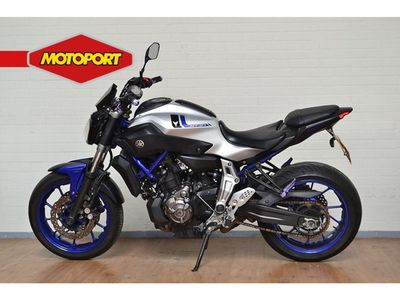 YAMAHA MT 07 – foto 2
