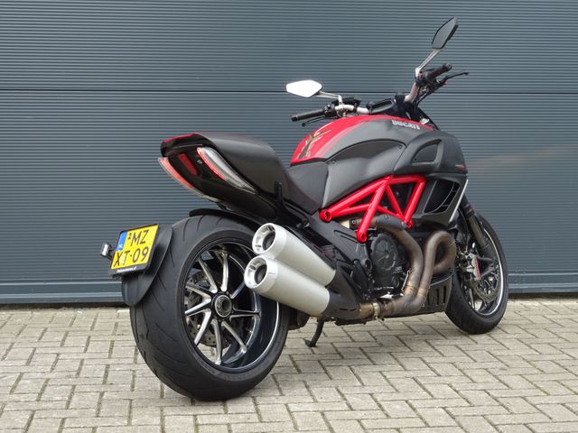 ducati - diavel-carbon