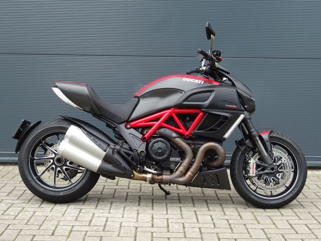 ducati - diavel-carbon