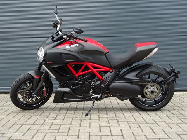 ducati - diavel-carbon