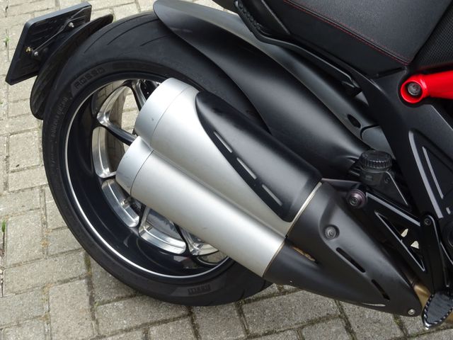 ducati - diavel-carbon