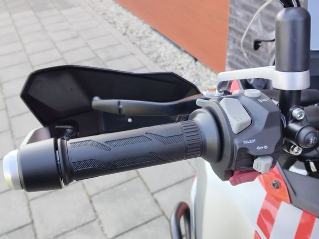 QJMOTOR - srt-600-sx-touring
