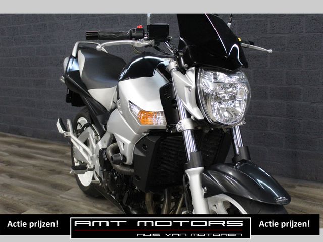 suzuki - gsr-600