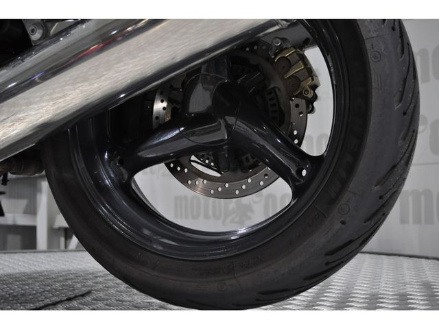 moto-guzzi - 1100-breva