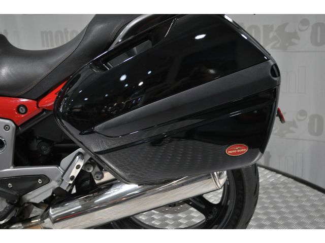 moto-guzzi - 1100-breva