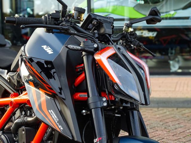 ktm - 1290-super-duke-r