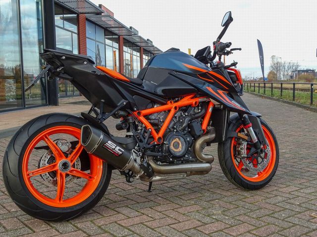 ktm - 1290-super-duke-r