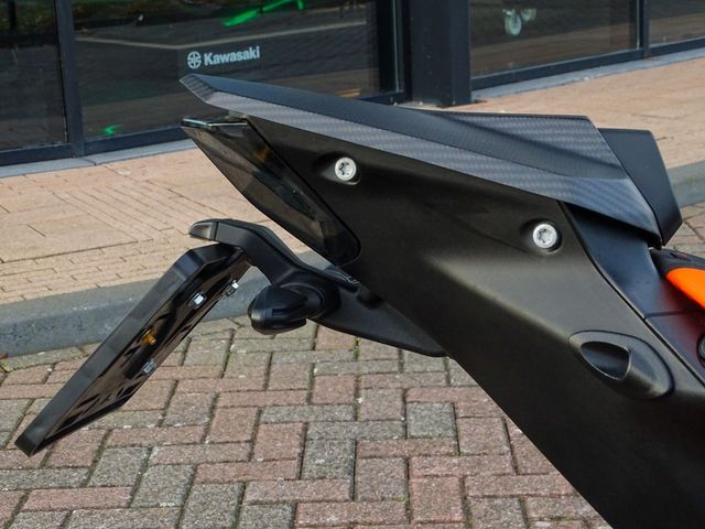 ktm - 1290-super-duke-r