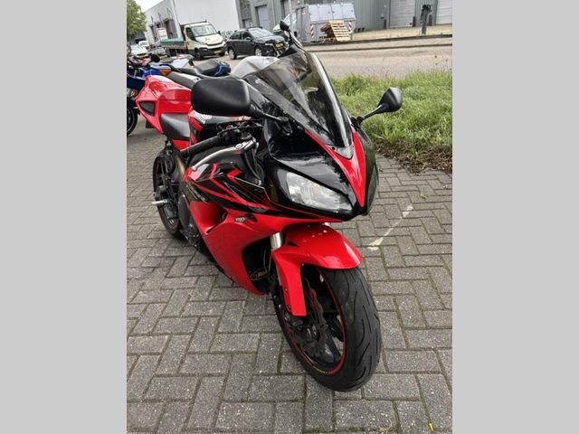 honda - cbr-1000-rr-fireblade