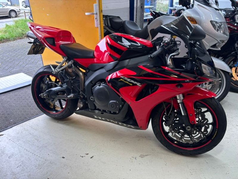 Honda CBR 1000 RR Fireblade 2006 occasion