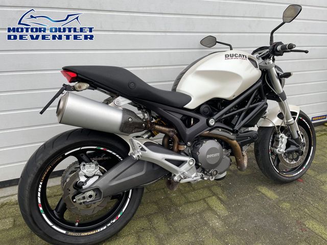 ducati - monster-696