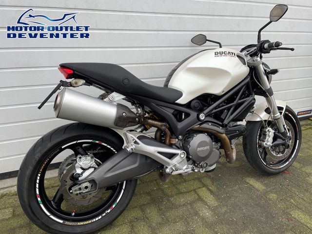 ducati - monster-696